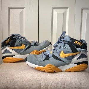 Men’s retro Nike Air shoes size 11